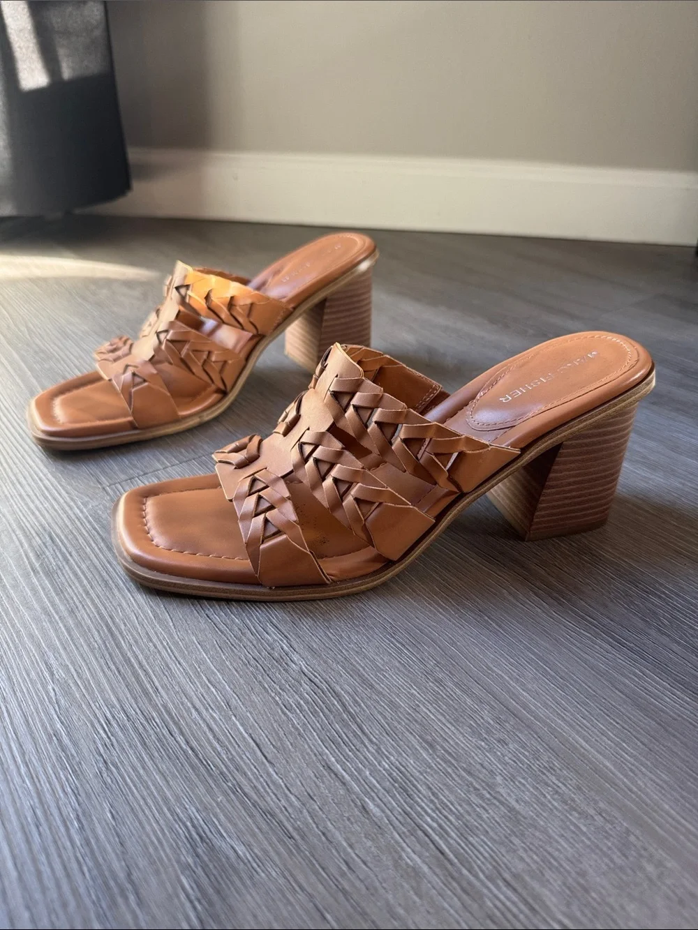 Marc Fisher Woven Leather Block Heel Women 9.5